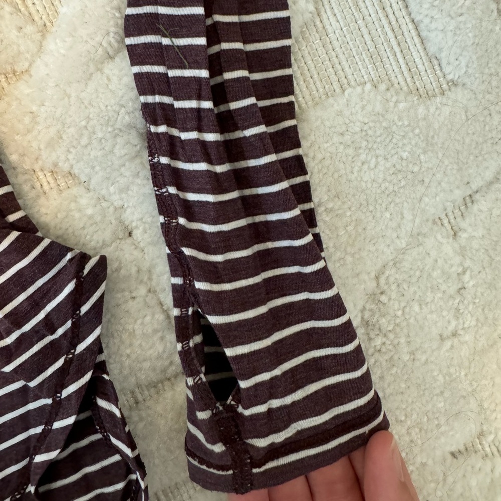 Lululemon Yogini 5 Year Long Sleeve Tee - Picture 4 of 8